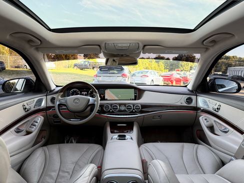 Used 2017 Mercedes-Benz S 550 4MATIC Sedan image 2