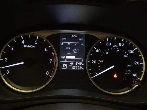 Used 2025 Nissan Versa S w/ Trunk Package FWD image 23