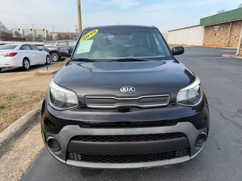 Used 2019 Kia Soul FWD image 2