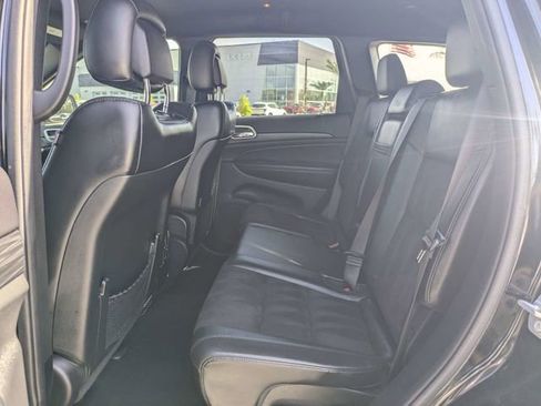 Used 2019 Jeep Grand Cherokee Laredo w/ Laredo X Package image 14