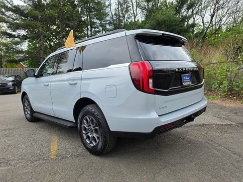 Certified 2025 Ford Expedition Active AWD/4WD image 4