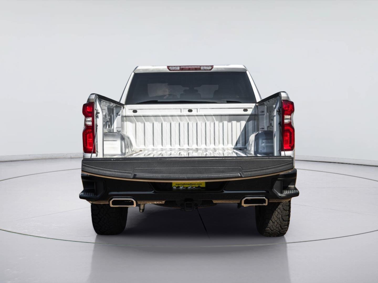 Used 2021 Chevrolet Silverado 1500 LT Trail Boss w/ LPO, Dark Essentials Package AWD/4WD image 9