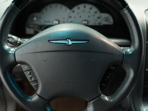 Used 2002 Ford Thunderbird image 31