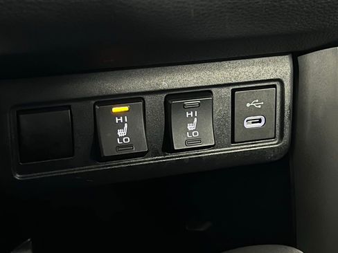 Used 2024 Toyota Corolla Cross XSE image 18