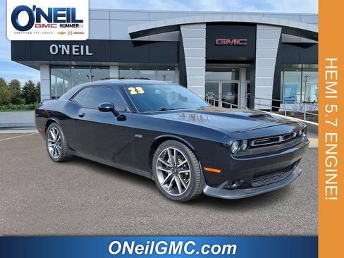 Used 2023 Dodge Challenger R/T RWD image 1