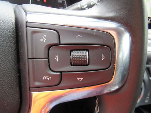 Used 2025 Chevrolet Blazer LT w/ Sound & Technology Package AWD/4WD image 24