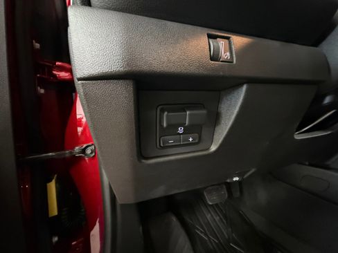 Used 2024 Chevrolet Colorado LT w/ LT Convenience Package III image 22