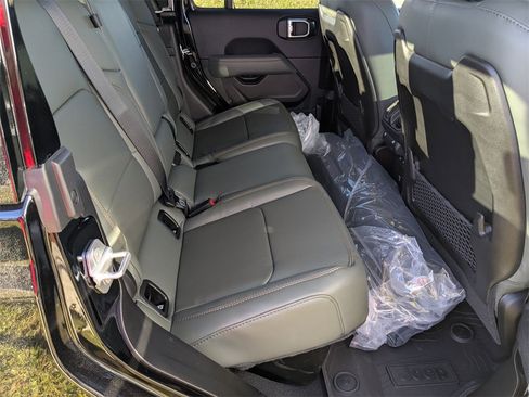 New 2026 Jeep Gladiator Mojave image 30