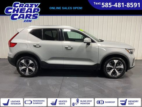 Used 2024 Volvo XC40 B5 Plus image 1