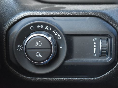 Used 2023 Jeep Gladiator Sport image 17