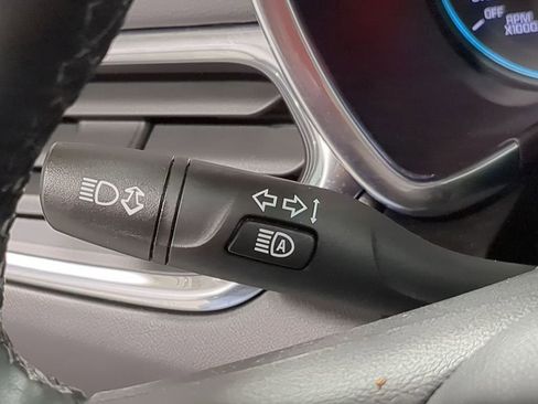 Used 2023 Chevrolet Equinox LT image 32