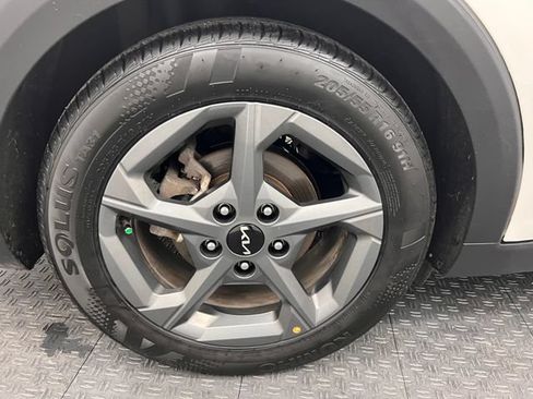 Used 2025 Kia K4 FWD image 15