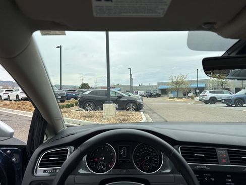 Used 2019 Volkswagen Golf Alltrack SE image 13