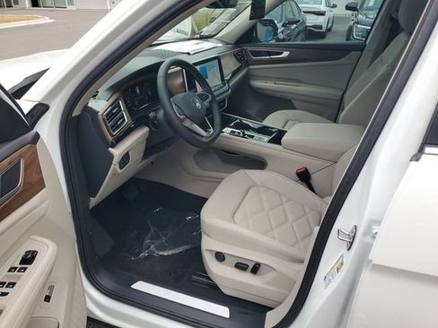 New 2026 Volkswagen Atlas SE FWD image 16
