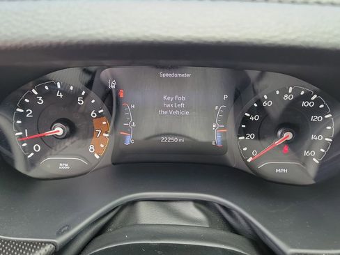 Used 2022 Jeep Compass Latitude FWD image 23
