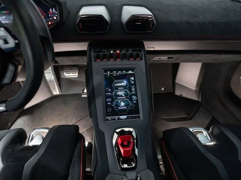 Used 2022 Lamborghini Huracan STO image 14