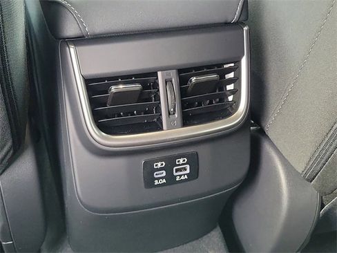 Used 2025 Subaru Outback Premium w/ Popular Package #1A image 12