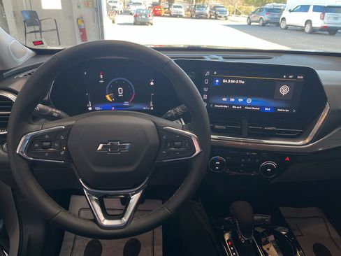New 2026 Chevrolet Trax ACTIV w/ Driver Confidence Package FWD image 16