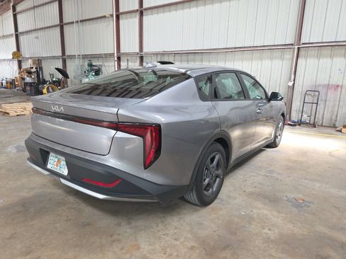 Used 2025 Kia K4 LXS image 12