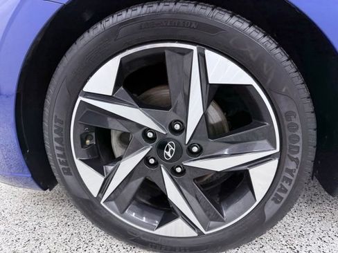 Used 2021 Hyundai Elantra Limited FWD image 11