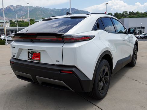 New 2026 Toyota C-HR AWD/4WD image 7