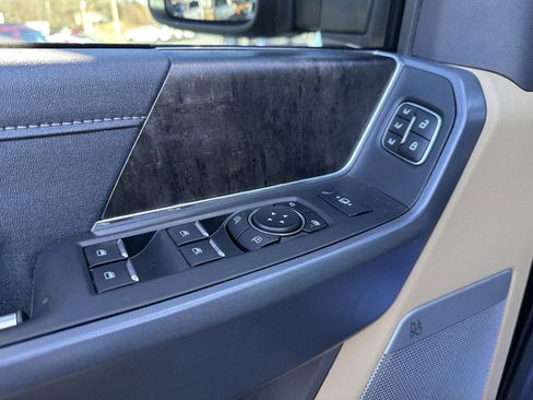 Used 2023 Ford F250 Lariat w/ Lariat Ultimate Package image 19