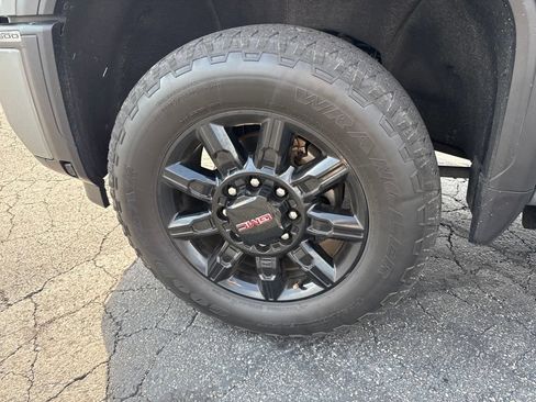 Used 2024 GMC Sierra 2500 AT4 w/ AT4 Premium Plus Package AWD/4WD image 6