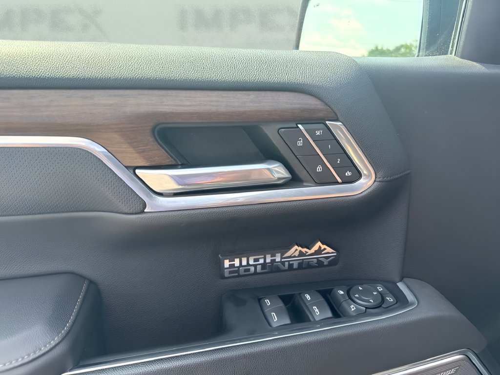 Used 2023 Chevrolet Silverado 1500 High Country AWD/4WD image 18