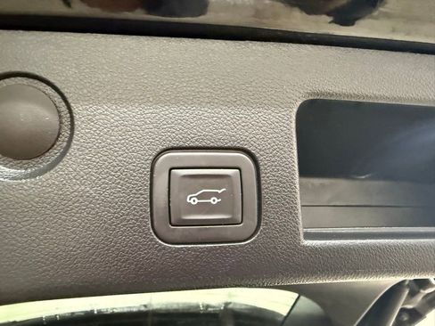 Used 2025 Chevrolet Equinox LT w/ Convenience Package II AWD/4WD image 10