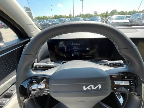 New 2026 Kia Sorento S FWD image 14