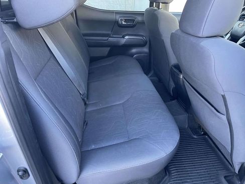 Used 2017 Toyota Tacoma TRD Sport image 45