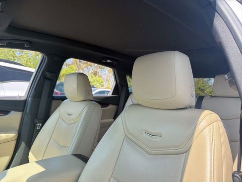 Used 2017 Cadillac XT5 Luxury w/ Driver Awareness Package FWD image 12