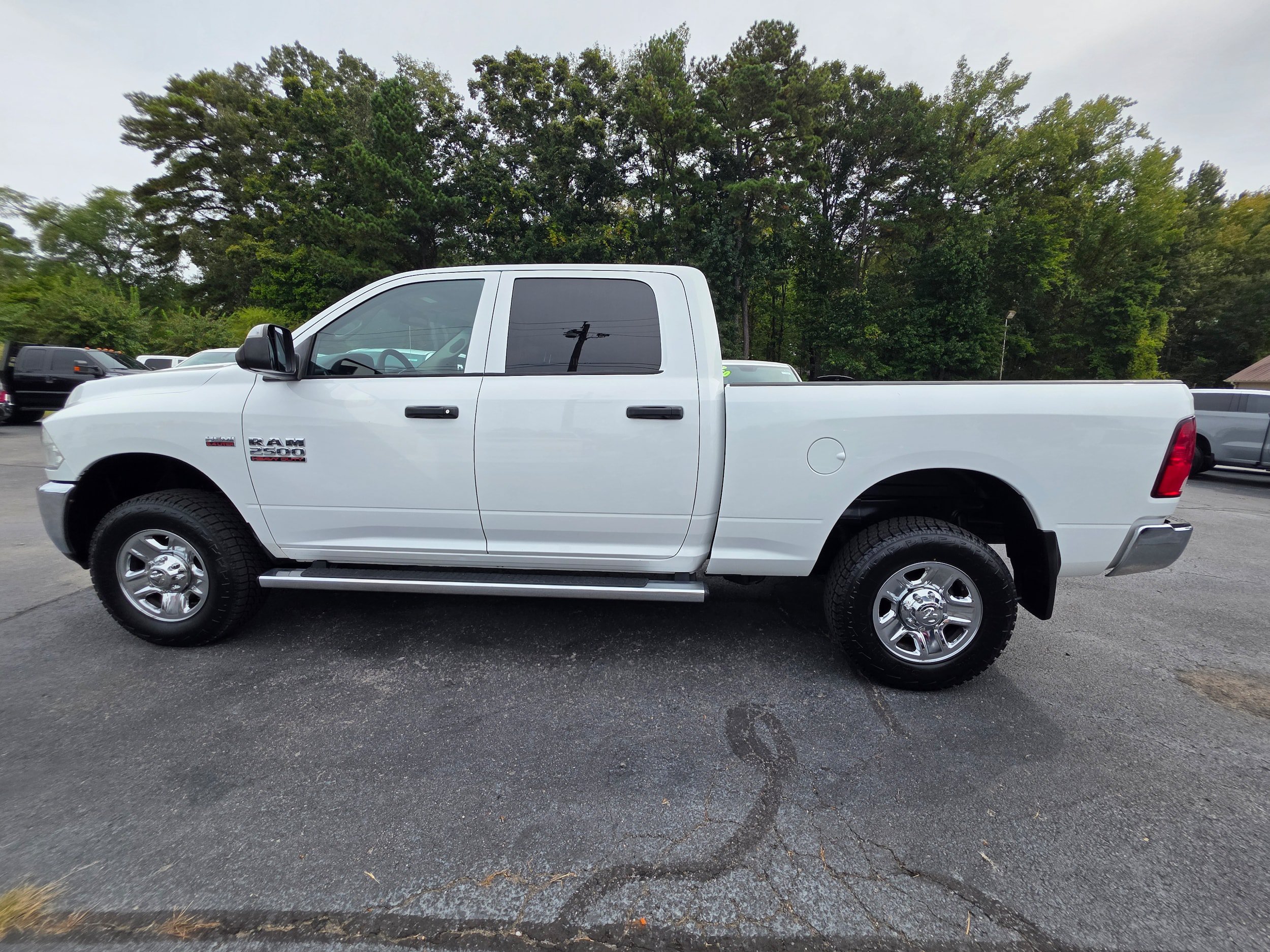 Used 2018 RAM 2500 Tradesman w/ Chrome Appearance Group AWD/4WD image 7
