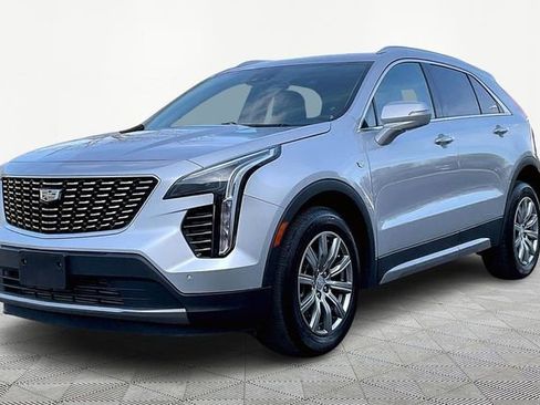 Used 2022 Cadillac XT4 Premium Luxury w/ Safety Alert Package image 3