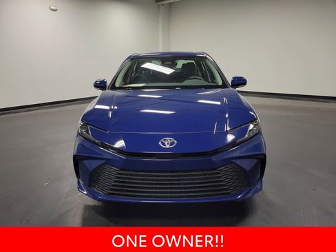 Used 2025 Toyota Camry LE w/ Convenience Package FWD image 3