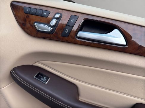 Used 2017 Mercedes-Benz GLS 450 4MATIC image 17