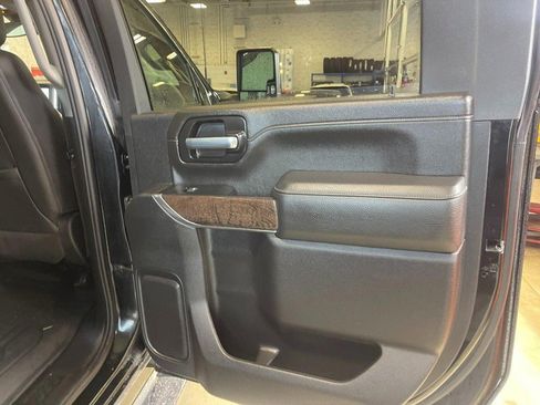 Used 2023 GMC Sierra 2500 Denali image 18