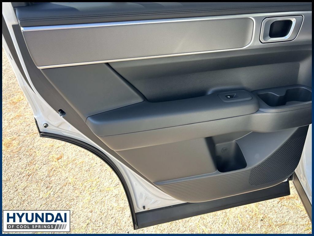New 2027 Hyundai Santa Fe SE FWD image 18