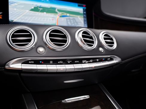 Used 2018 Mercedes-Benz S 560 Cabriolet image 52