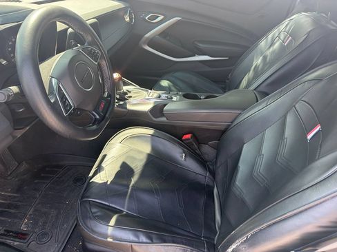 Used 2019 Chevrolet Camaro SS RWD image 2