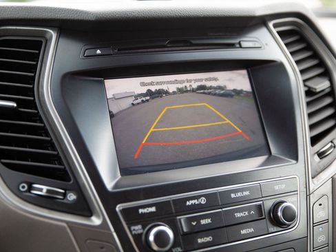 Used 2018 Hyundai Santa Fe SE AWD/4WD image 16
