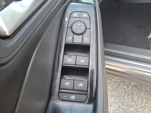 Used 2025 Nissan Rogue SV FWD image 19