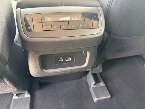 Used 2025 Nissan Pathfinder SV AWD/4WD image 14
