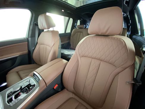 New 2026 BMW X7 M60i image 22