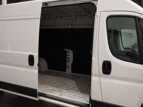 Used 2023 RAM ProMaster 2500 FWD image 10