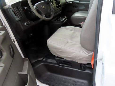 Used 2013 Chevrolet Express 2500 image 11