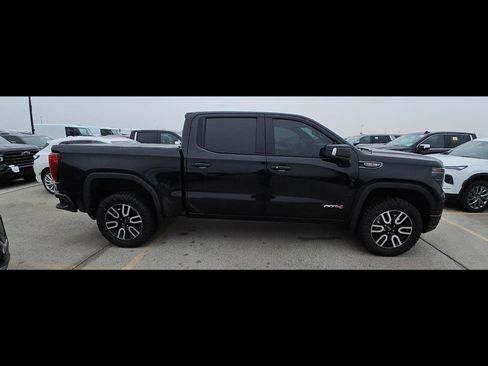 Used 2024 GMC Sierra 1500 AT4 w/ Technology Package image 9
