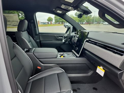 New 2026 GMC Sierra EV Elevation w/ Premium Package image 6