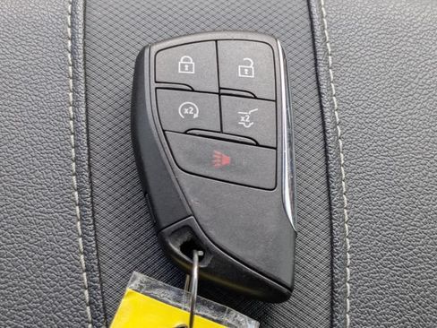 Used 2024 Chevrolet Traverse RS FWD image 45
