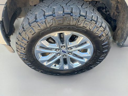 Used 2024 Ford F150 Lariat w/ FX4 Off-Road Package AWD/4WD image 31